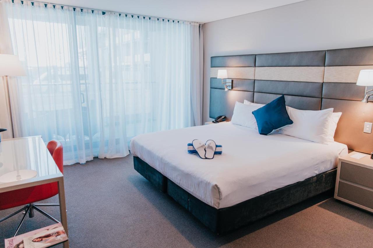 Novotel Newcastle Beach Exterior photo