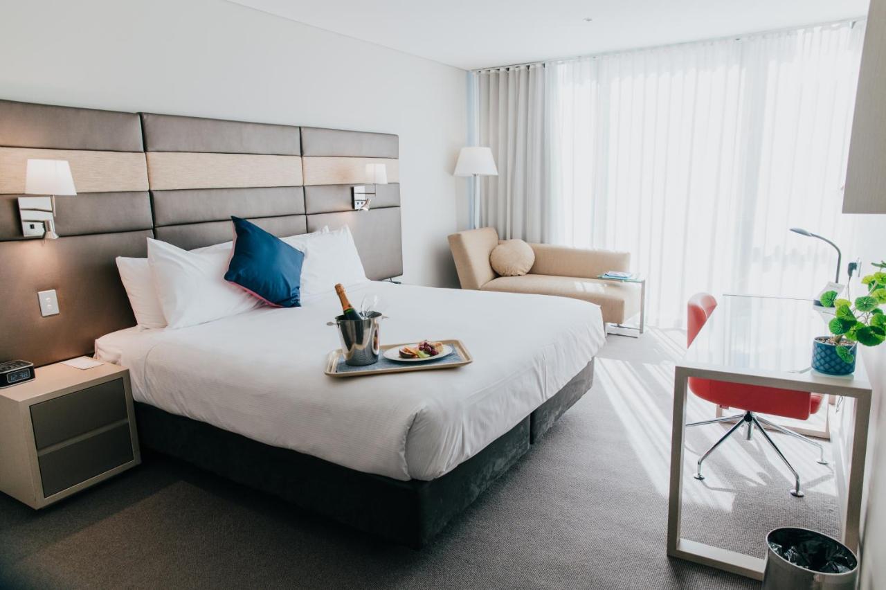 Novotel Newcastle Beach Exterior photo